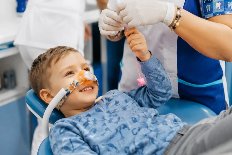 sedazione cosciente di un bambino dal dentista